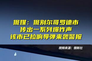 有没懂哥❓旺达遭男嘉宾零距离背后抱住，随后倒下撑地